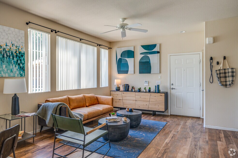2BR, 2BA - 1,119SF