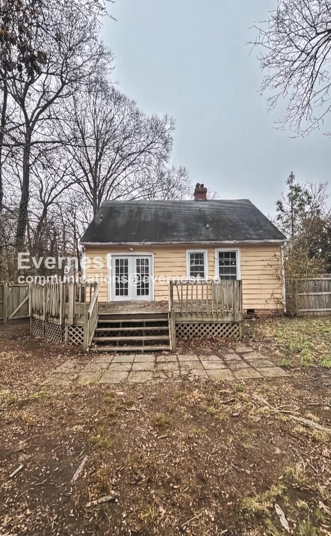 Photo - 3 Bed, 1 Bath Home with Fenced Yard / Pet-Friendly / Coming Soon!