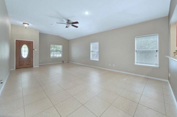 Photo - 622 W Newport Bend