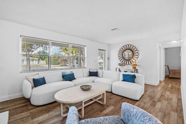 Photo - 240 Forest Hill Blvd