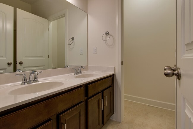 Photo - East-Facing 4BR/3.5 BA Brentwood Home Ready for You to Call Home!!!
