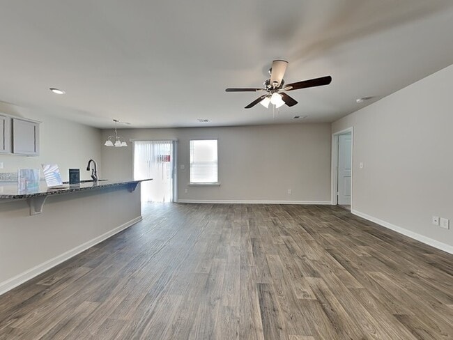 Photo - 64 Blue Fescue Way