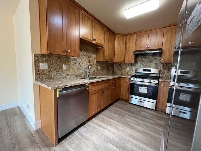 Photo - EBN T 1218-1216 Unit 1218