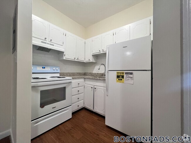 Building Photo - 62 S Huntington Ave Unit 14 Rental