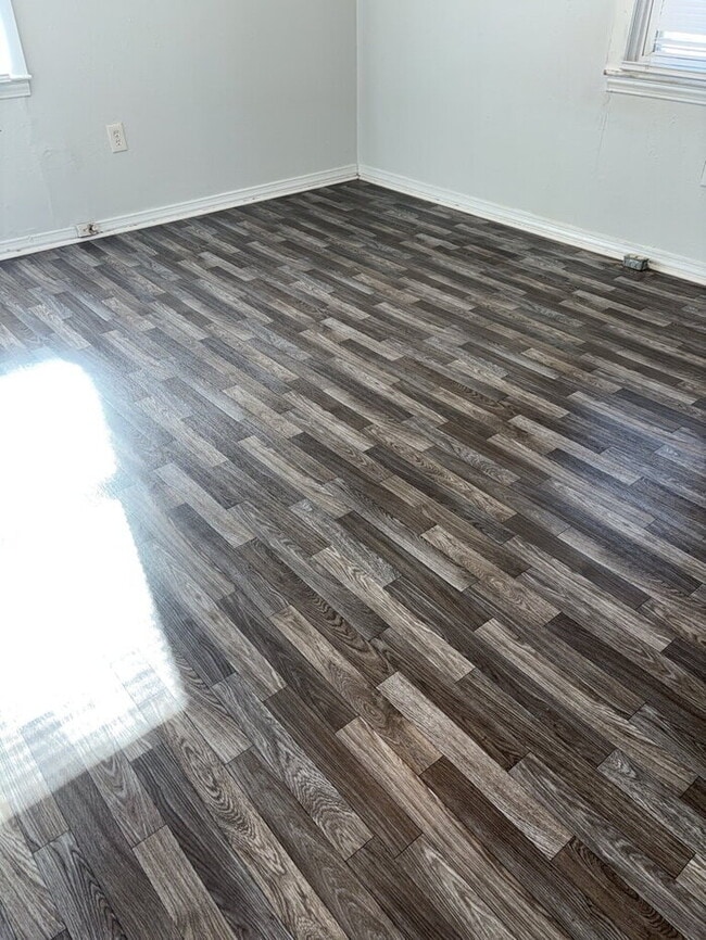 Photo - 501 Casey St