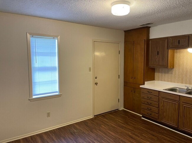 Photo - 2 Bedroom 1 Bath Duplex in West Tyler! Tour Today!
