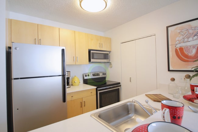 Photo - 730 N Dearborn St