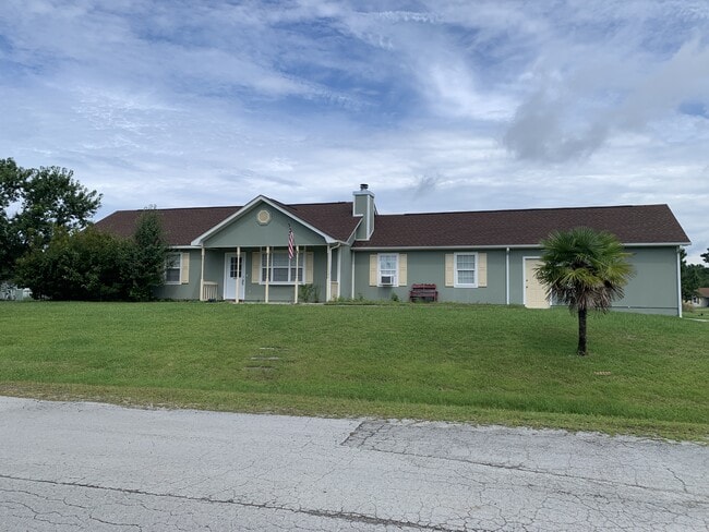 210 Zachary Ln
