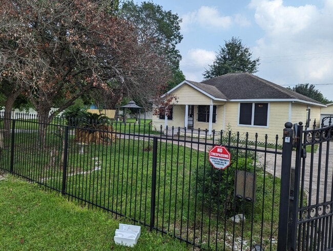Photo - 10119 Chickasaw Ln