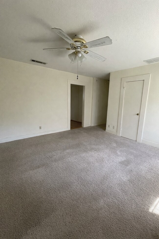 Photo - 4213 Avenue C Unit B