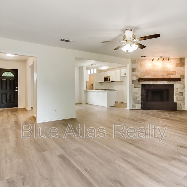 Photo - 1329 E Windsor Dr