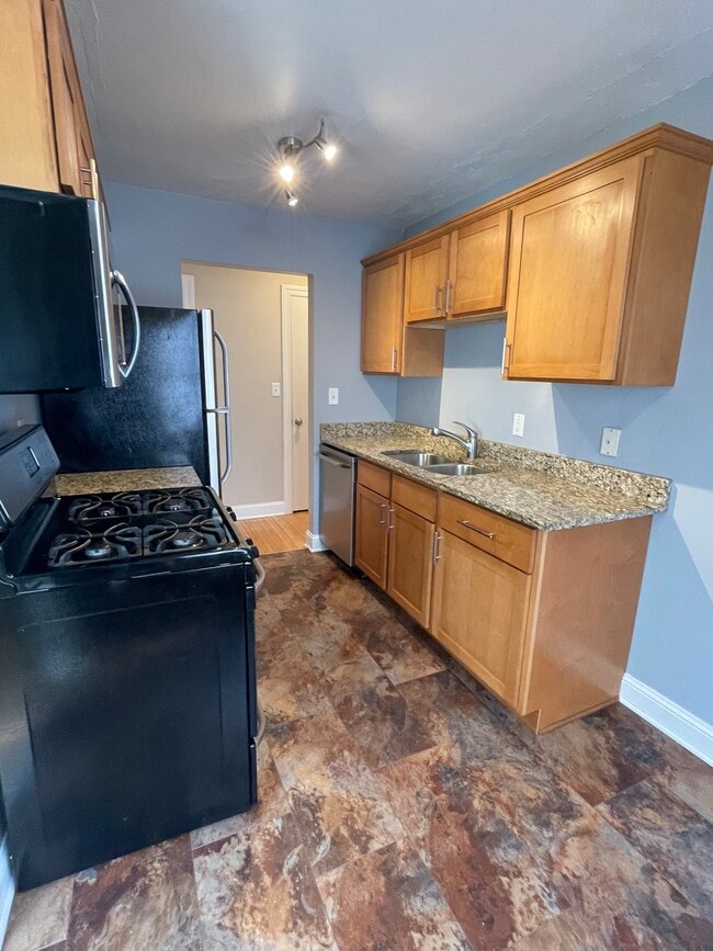 Kitchen 1