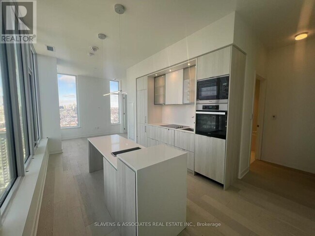 Photo - 11 Yorkville Ave Unité 2803