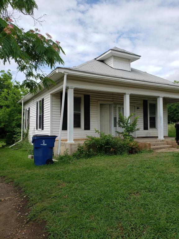 Building Photo - 319 E Nelson St