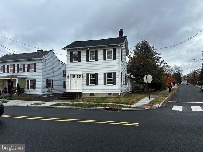 Building Photo - 47 Church St