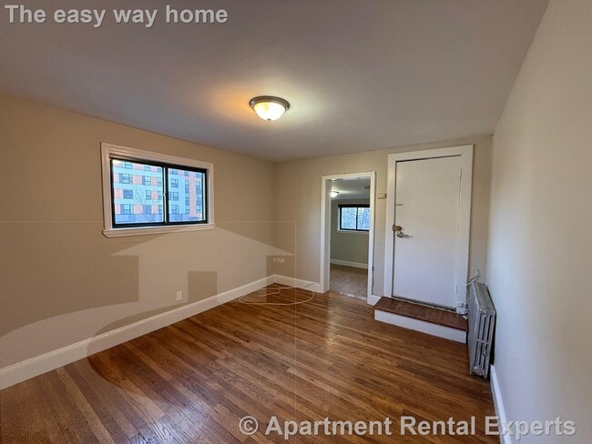 Photo - 48 Bishop Allen Dr Unidad #2L