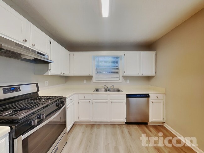 Photo - 1124 Whisper Wind Dr