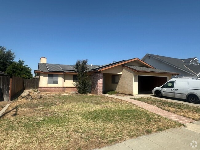 Building Photo - Summer Special $200 Off 1st Month Rental