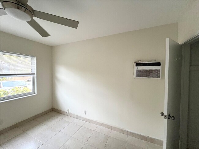 Photo - 431 SE 19th Ave Unit 2