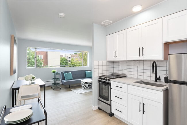 Bellevue Court in North Capitol Hill - Bellevue Court in North Capitol Hill Apartments