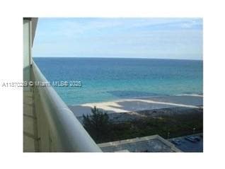 Building Photo - 5875 Collins Ave Unit 1006 Rental