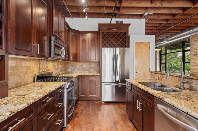 Photo - 411 Brazos St Unit 224