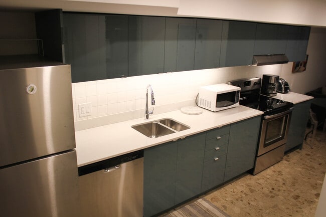 Photo - 445 Ontario St