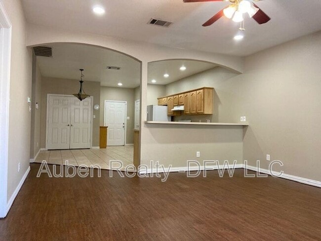 Photo - 306 E Main St