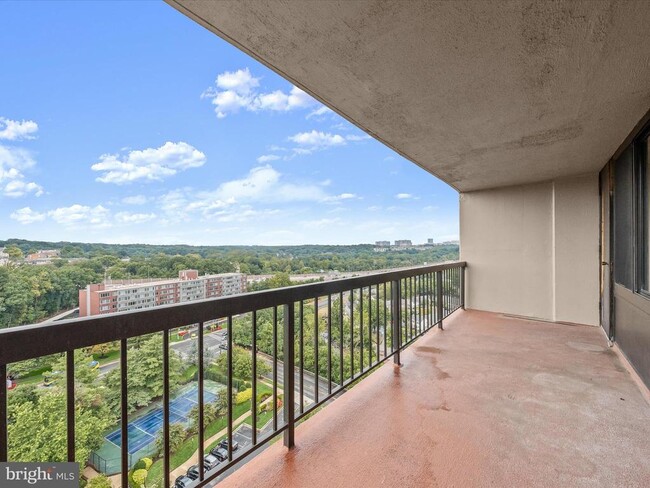 Building Photo - 5500 Holmes Run Pkwy Unit 1517 Rental