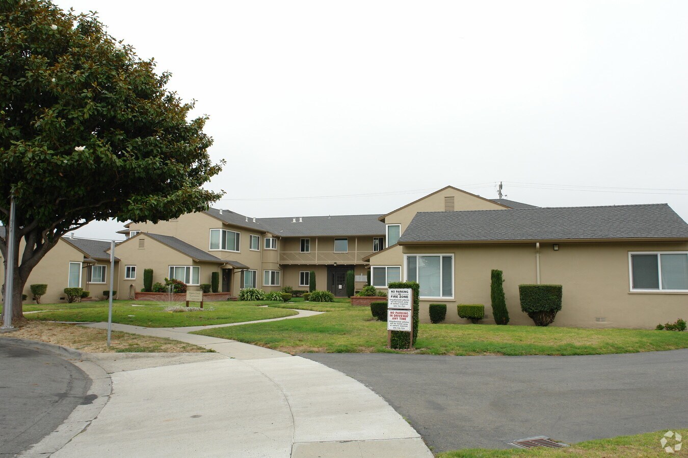 Pajaro Circle Apartments - Pajaro Circle Apartments