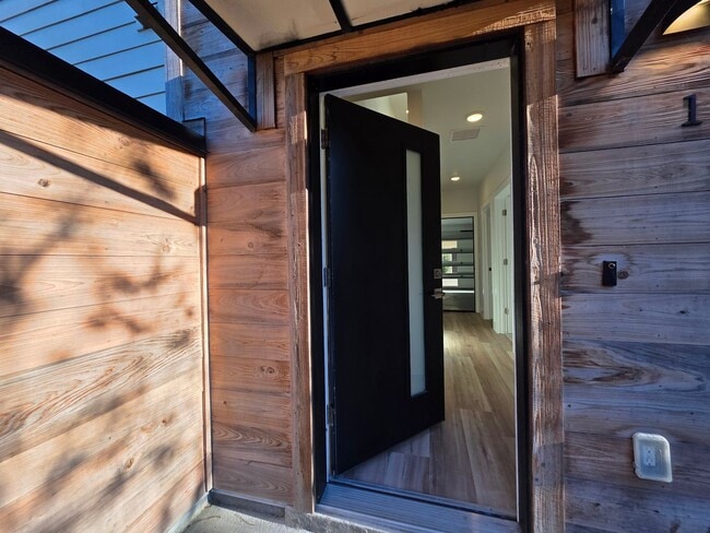 Photo - FOR RENT 3 bed, 3.5 bath, 3 level brand new condo