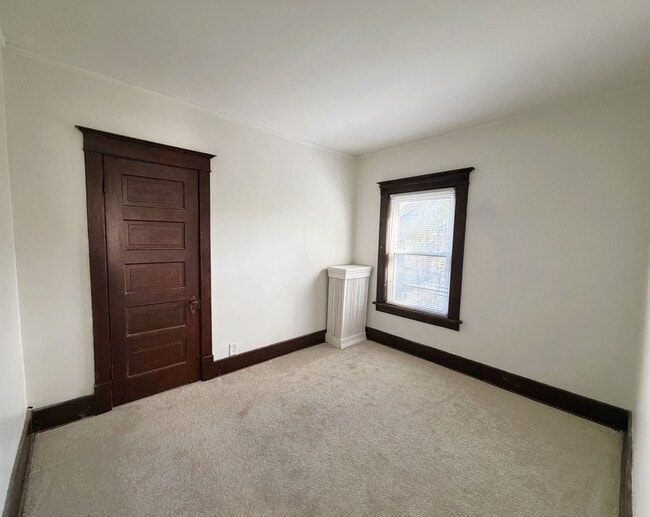 Photo - Charming 3-Bedroom Apartment in a Prime Location