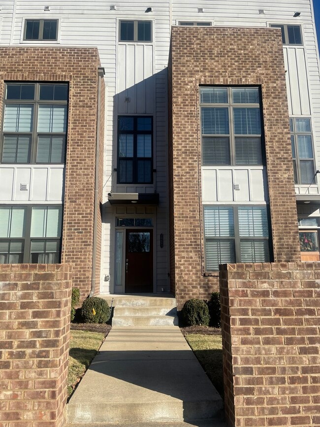 Photo - 1069 E Trinity Ln