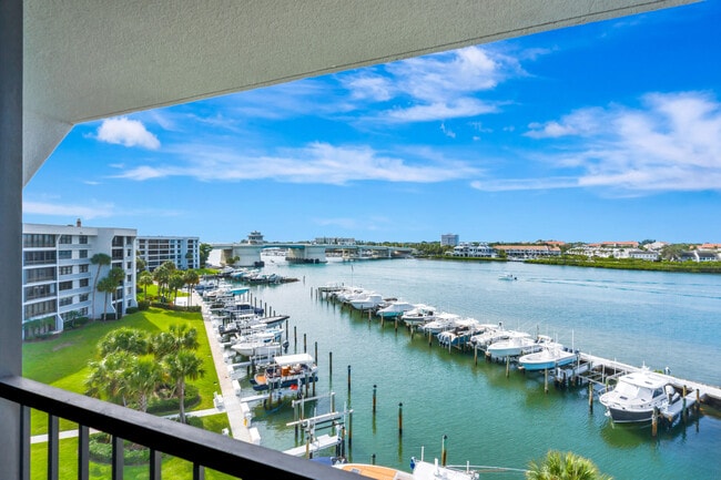 Building Photo - 1648 Jupiter Cove Dr Unit 608b