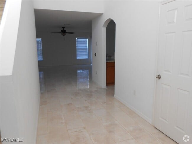 Building Photo - 154 Shadowview Ct Rental