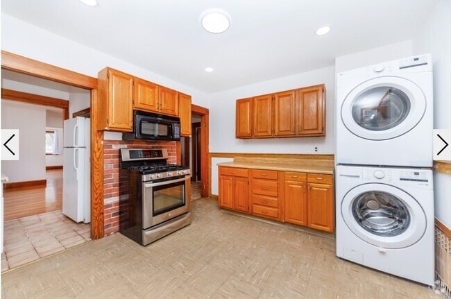 Building Photo - 17 Puritan Rd Unit 17T Rental