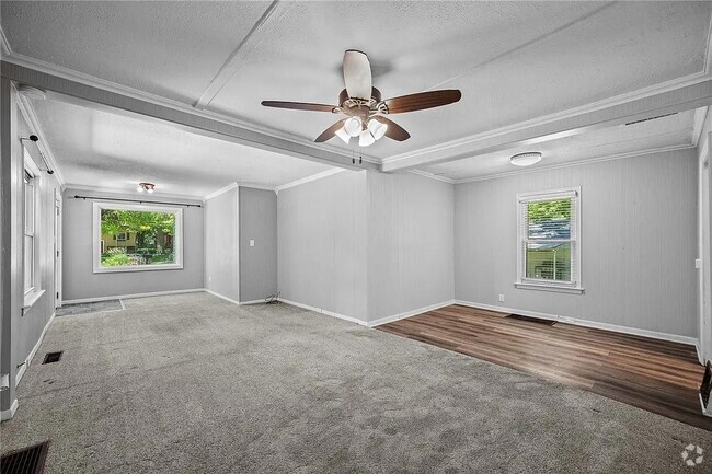Building Photo - 1923 39th St Rental