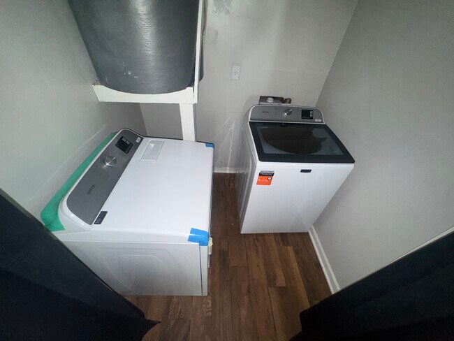 1881 Nekoma Ct Unidad C