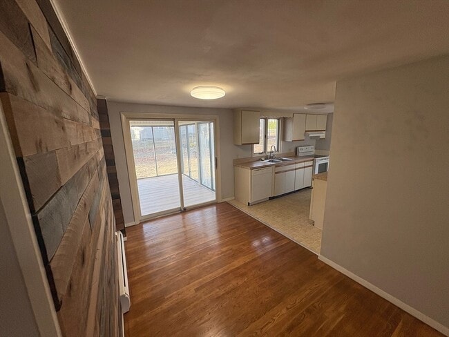 Photo - 169 Vermont Ave