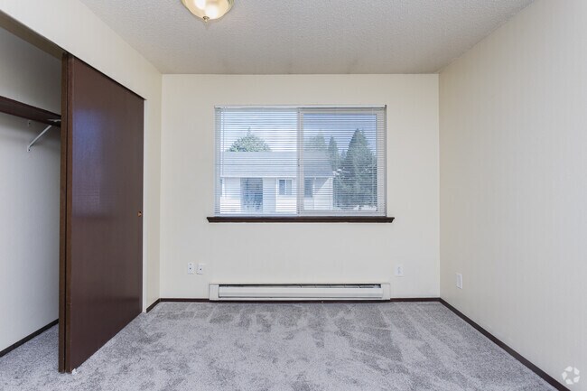 2BR, 1BA - 675SF - Primary Bedroom