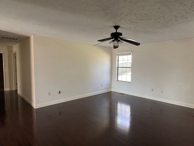 Photo - All Brick 3 Bedroom, 2 Bathroom near Twin Oaks