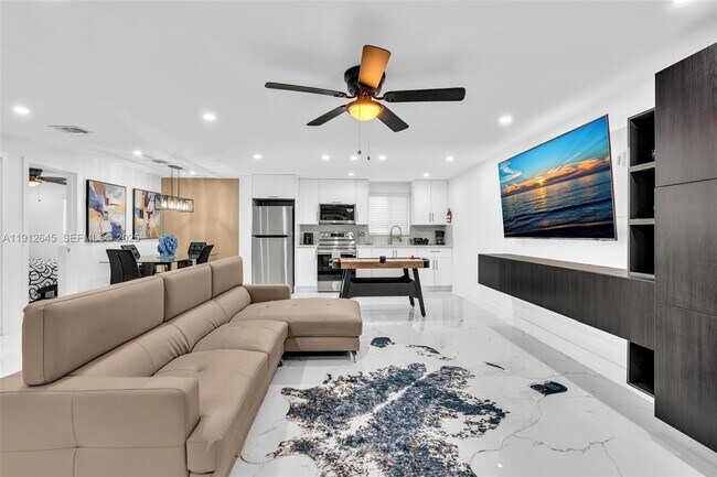 Building Photo - 923 NW 110th St Unit A