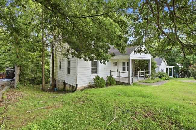 Photo - 800 Fleming St