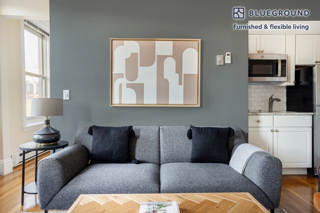 Photo - 230 Newbury St Unit FL3-ID813