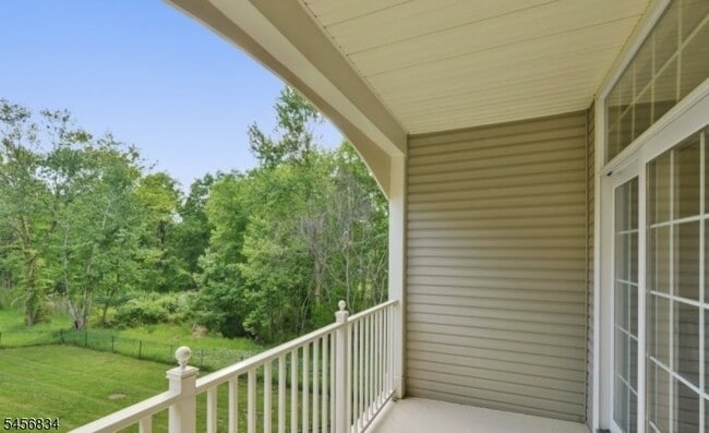 Photo - 117 Crown Ct