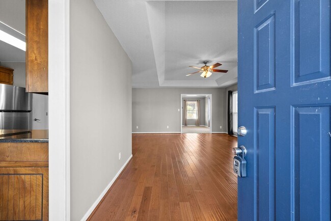 Photo - 4 Bedroom Home For Rent in St. B Area of Clarksville!