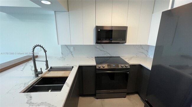 Photo - 7899 NE Bayshore Ct Unidad 2E