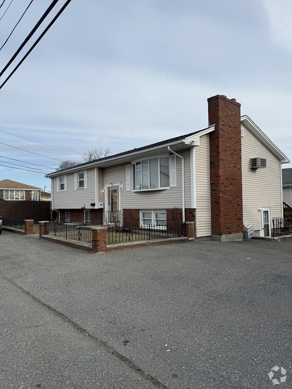 Building Photo - 83 Pemberton St Unit 1 Rental