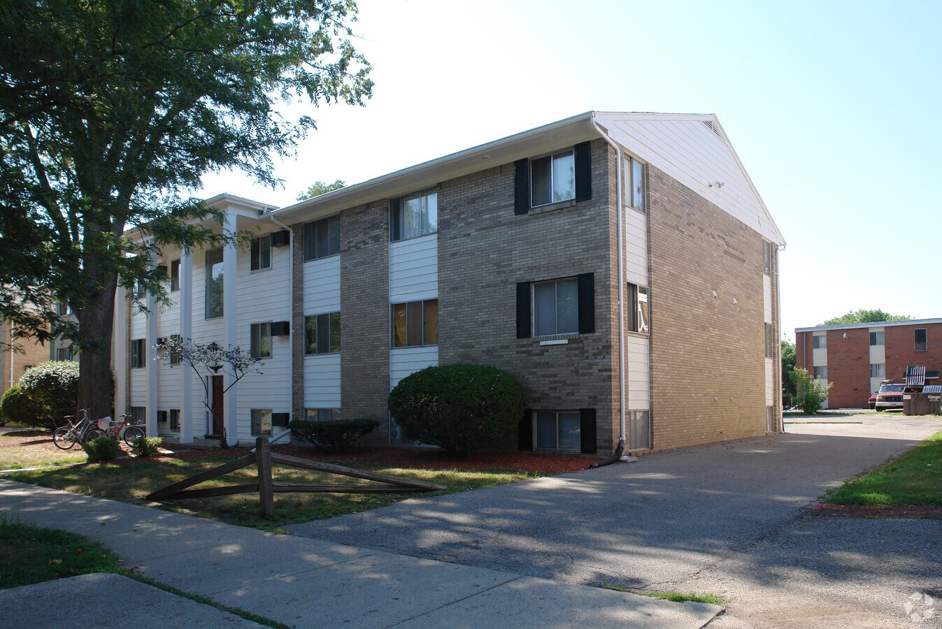 Hillsdale Apartments - Hillsdale Apartments