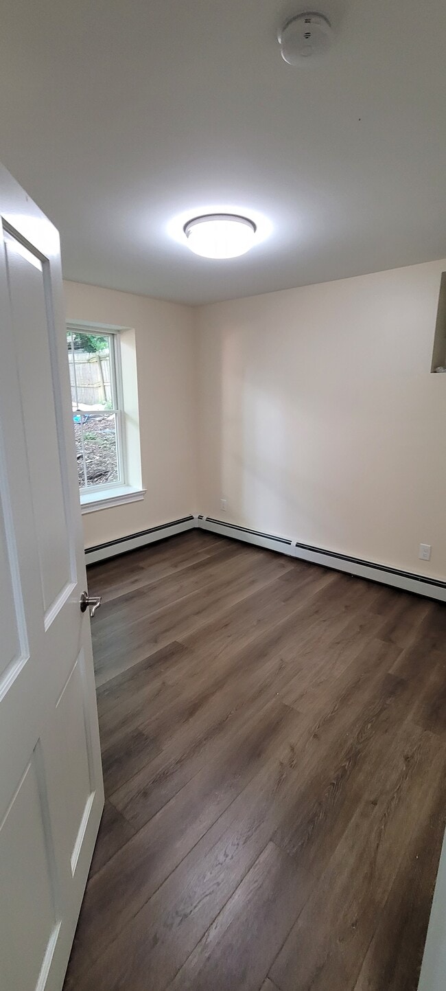 Photo - 18 Hooker Ave